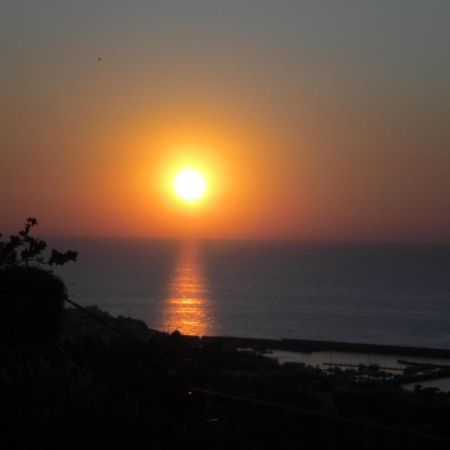 Forio di Ischia Ring旅舍 外观 照片
